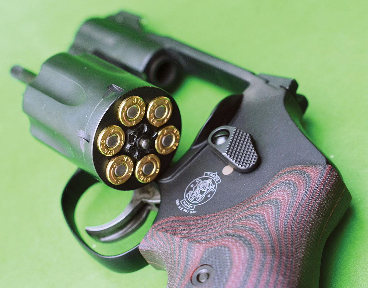 The 432UC 32 H&R Magnum boasts of having six shots, rather than the five shots of the same gun chambered in 38 Special.